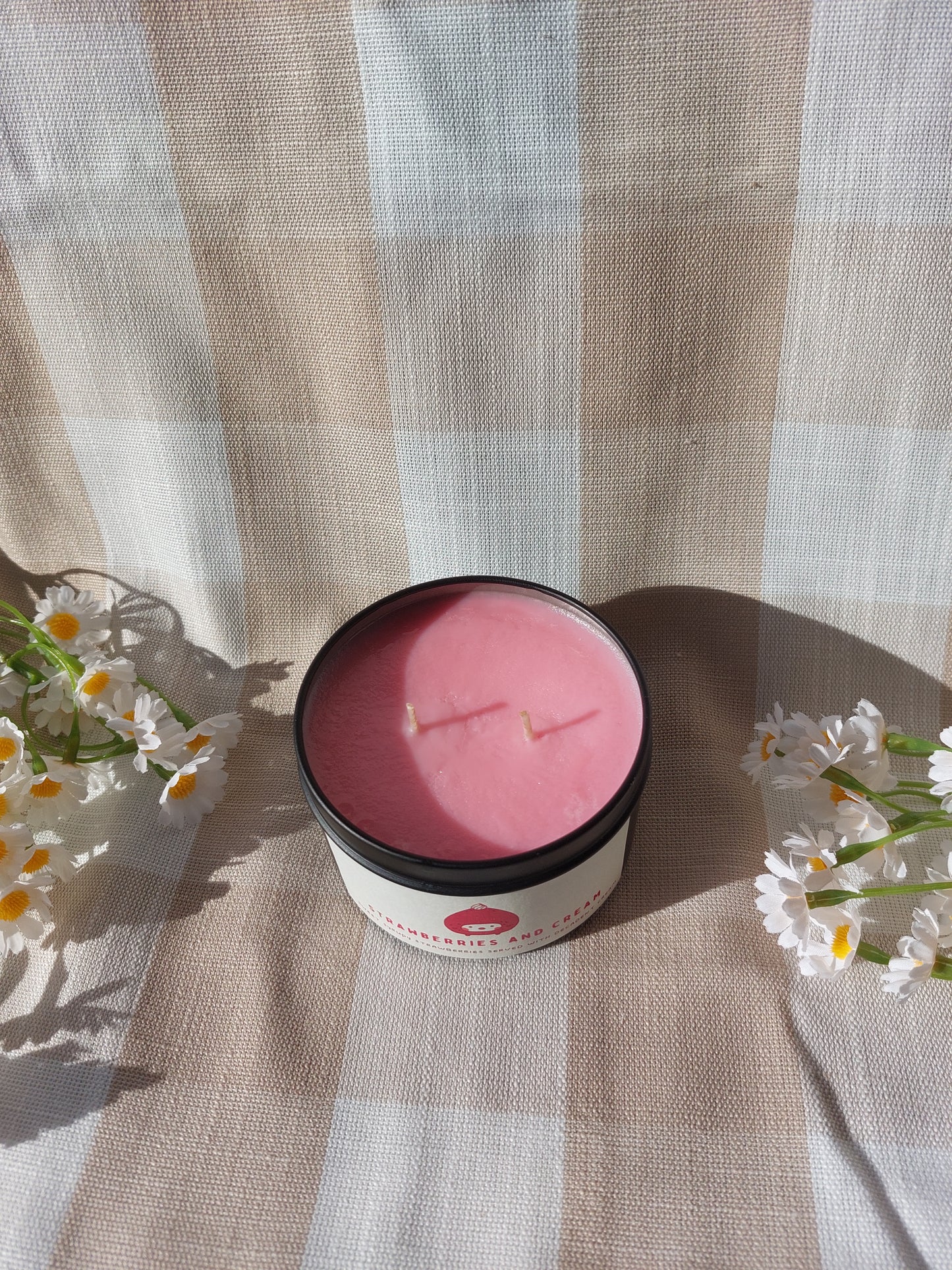 Strawberries and cream tin candle